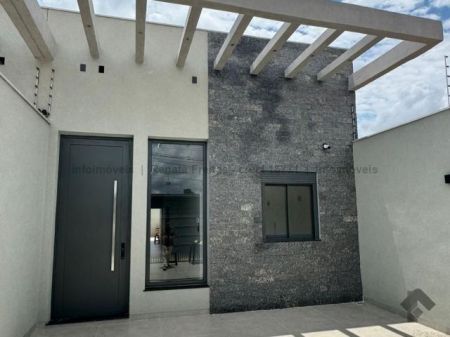 Casa-Térrea em Rita Vieira