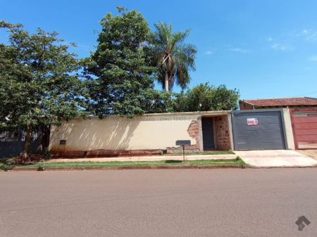 Casa-Térrea em Jardim Aeroporto