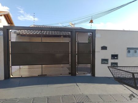 Casa-Térrea em Vila Ipiranga