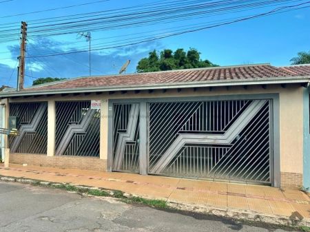 Casa-Térrea em Núcleo Alves Pereira