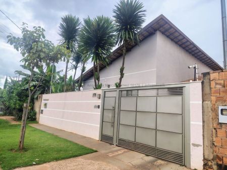 Casa-Térrea em Jardim Morenão