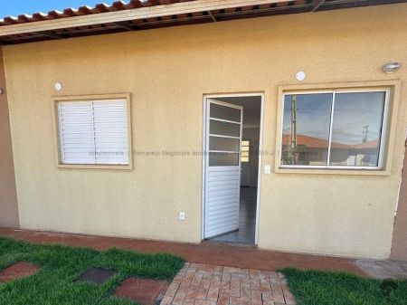 Casa-Térrea-Condomínio em Parati