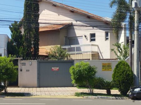 Casa Comercial em Jardim dos Estados