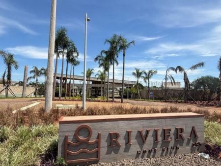 Terreno-Condomínio em Riviera Home Club