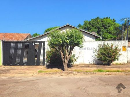 Casa-Térrea em Jardim Imá