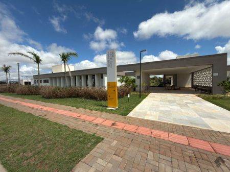 Terreno-Condomínio em Terras Alpha