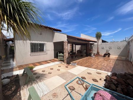 Casa-Térrea em Nova Campo Grande