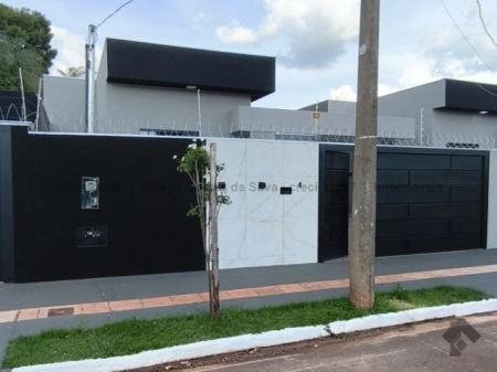 Casa-Térrea em Rita Vieira