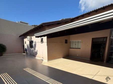 Casa-Térrea em Loteamento Água Limpa Park