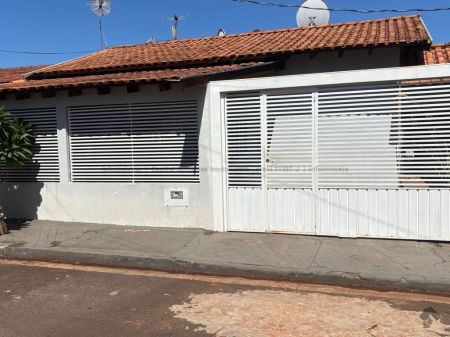 Casa-Térrea em Jardim Bonança