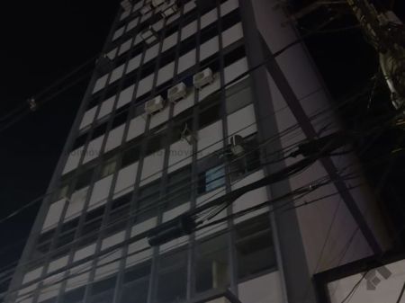 Sala / Salão / Loja em Centro