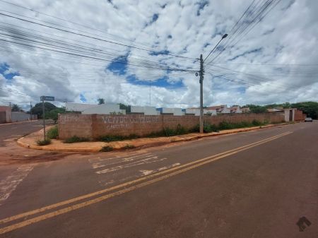 Terreno em Aero Rancho