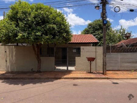 Casa-Térrea em Jardim das Hortências I