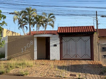 Casa-Térrea em Vila Gomes