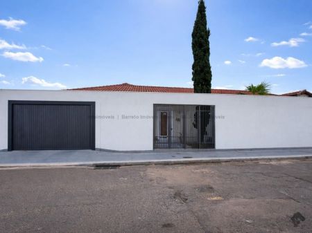 Casa-Térrea em Jardim Autonomista