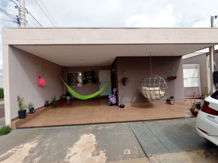 Casa-Térrea-Condomínio em Tijuca