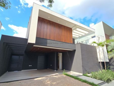 Sobrado-Condomínio em Residencial Alphaville II