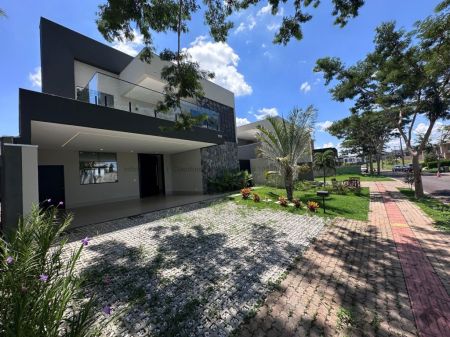 Sobrado-Condomínio em Residencial Alphaville II