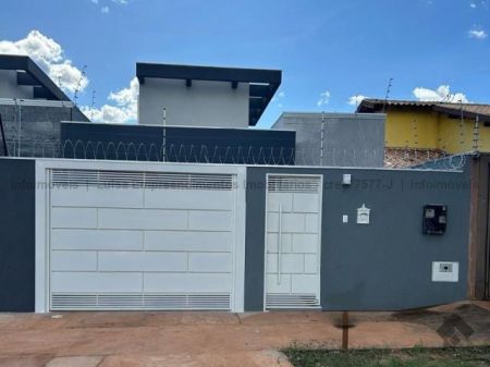 Casa-Térrea em Rita Vieira