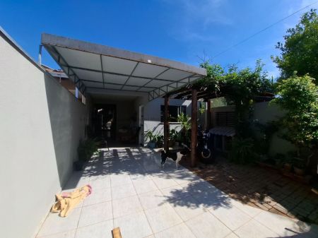Casa-Térrea em Pioneiros