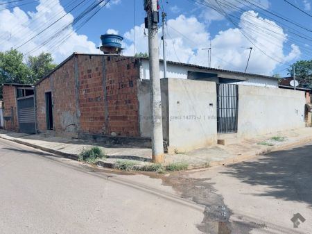 Casa-Térrea em Jardim Sayonara