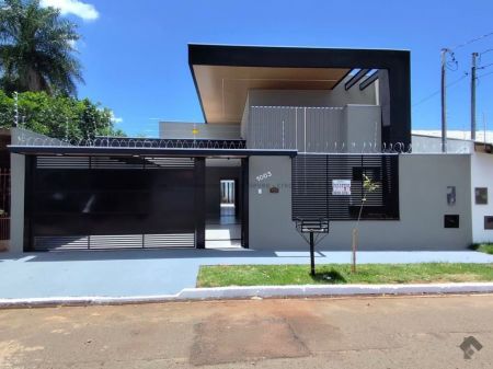 Casa-Térrea em Pioneiros