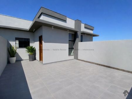 Casa-Térrea em Cj. Res. Monte Carlo