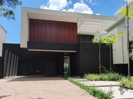 Sobrado-Condomínio em Residencial Alphaville II