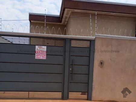 Casa-Térrea em Nova Campo Grande