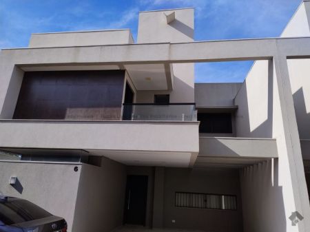 Sobrado-Condomínio em Vila do Polonês