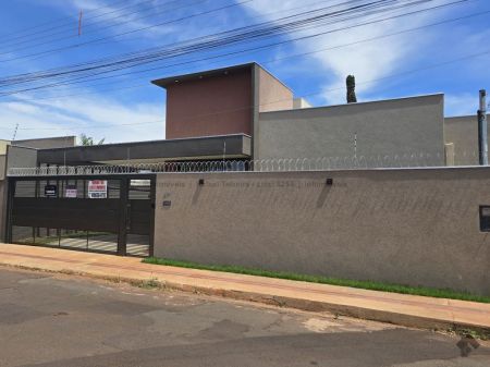 Casa-Térrea em Giocondo Orsi