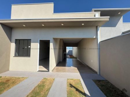 Casa-Térrea em Loteamento Pérola do Planalto