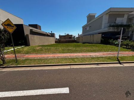 Terreno-Condomínio em Residencial Alphaville