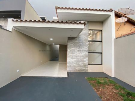 Casa-Térrea em Jardim Água Boa