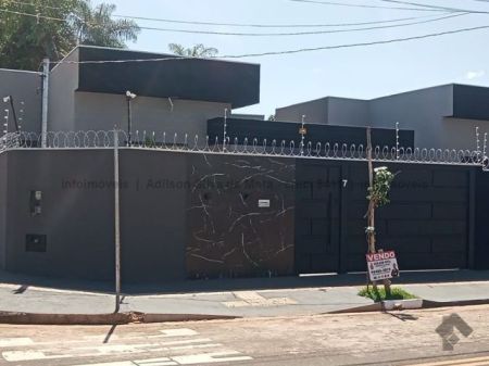 Casa-Térrea em Rita Vieira