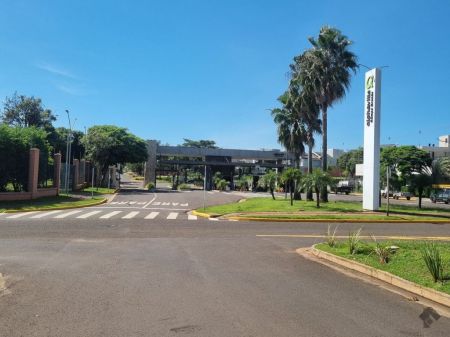 Terreno-Condomínio em Residencial Alphaville