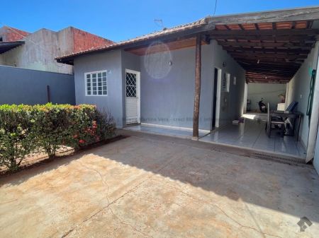Casa-Térrea-Condomínio em Universitário