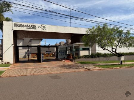 Sobrado-Condomínio em Jardim Veraneio