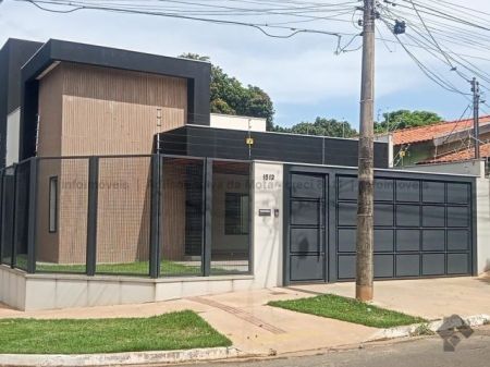 Casa-Térrea em Vila Vilas Boas