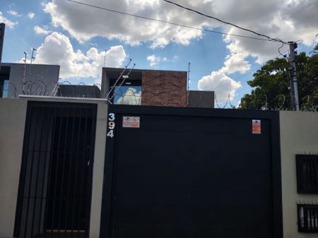 Casa-Térrea em Jardim Nhanhá