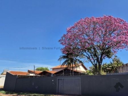Casa-Térrea em Jardim Mansur