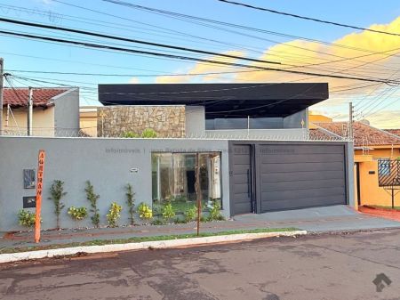 Casa-Térrea em Vila Planalto
