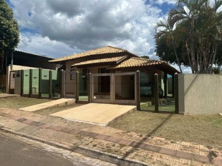 Casa-Térrea em Centro