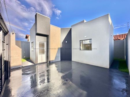 Casa-Térrea em Aero Rancho