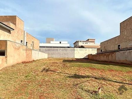 Terreno-Condomínio em Residencial Alphaville