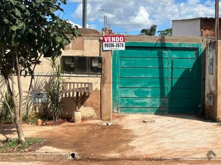 Casa-Térrea em Rita Vieira