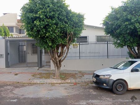 Casa Comercial em Jardim Monte Líbano