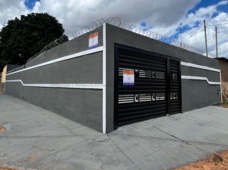 Casa-Térrea em Jardim Canguru