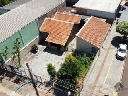 Casa-Térrea em Centro