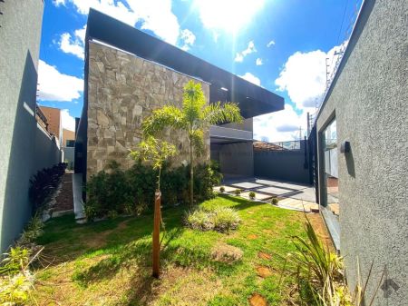 Casa-Térrea em Vila Planalto